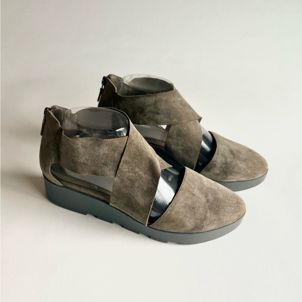 Eileen Fisher Olive Green Suede Genuine Leather Sandals Wedges size 8